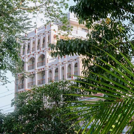 Hotel Raniban Arcade Покхара Экстерьер фото